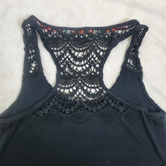 Roxy Black Tank Top with Crotchet Racer Back Size Small - Picture 5 of 9